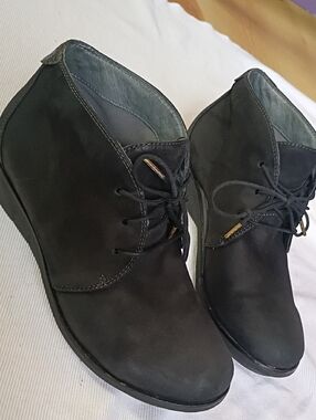 Dansko Black Leather Lace Up Ankle Boot